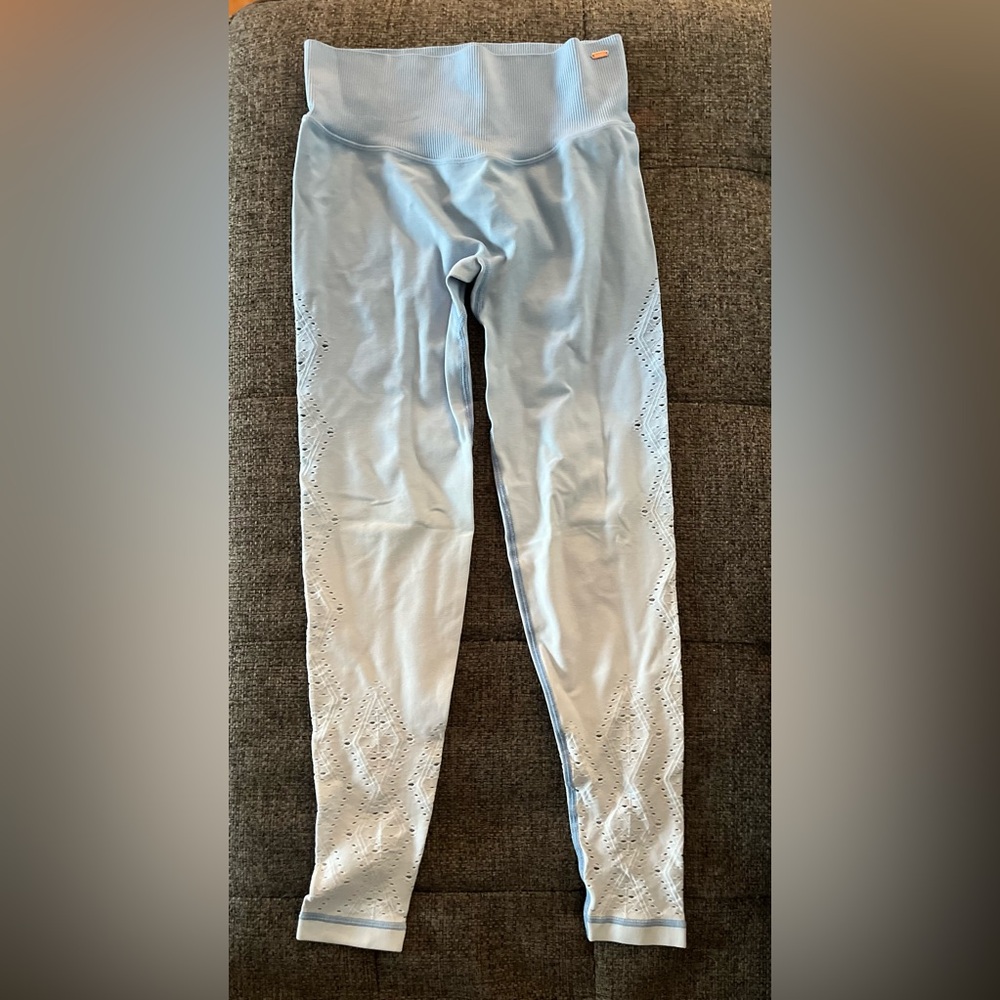 PINK Active-Slightly used- leggings stretch-Women's size small. Light blue ombre